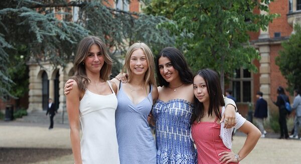 GraduationDinner 5.jpg